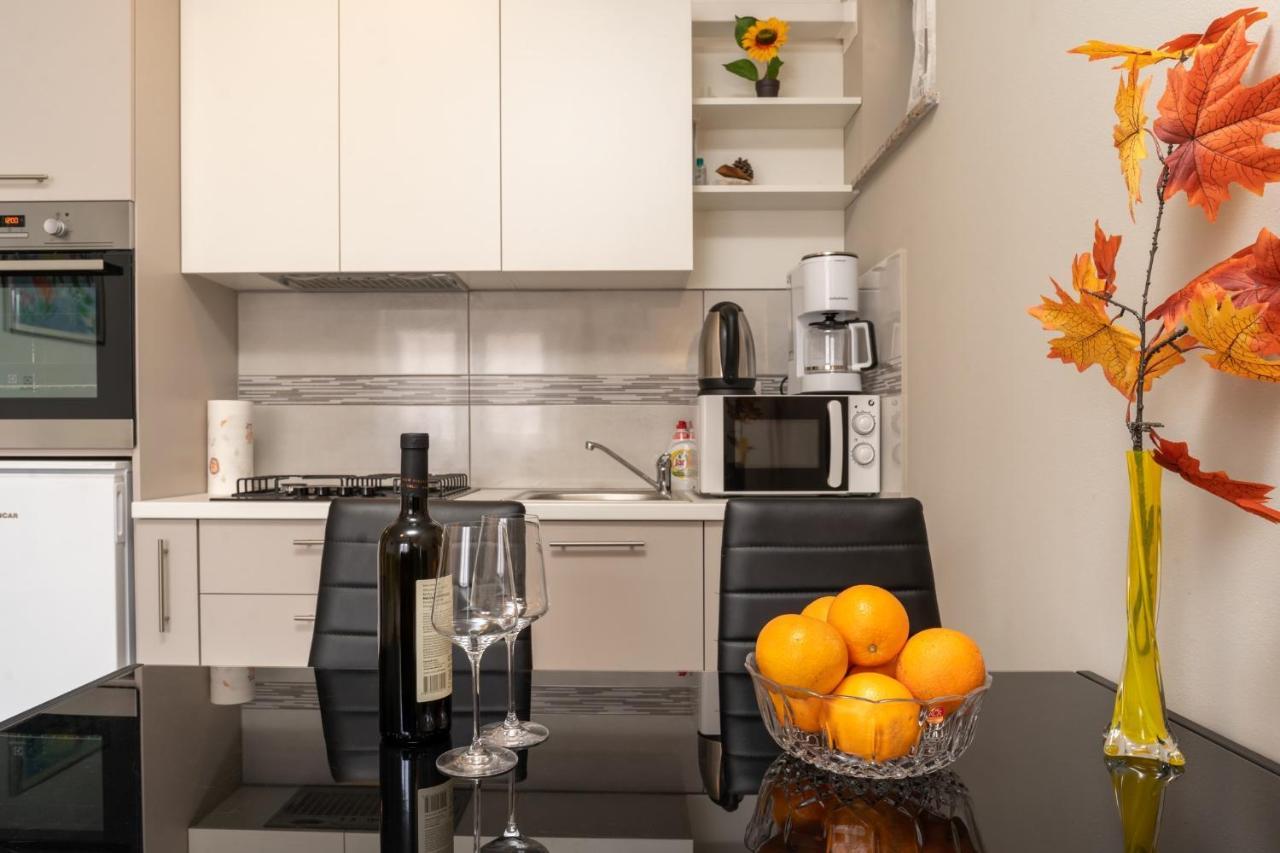 Tomi Apartment พูลา ภายนอก รูปภาพ