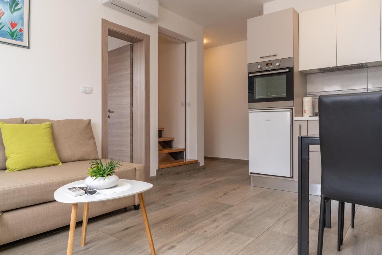 Tomi Apartment พูลา ภายนอก รูปภาพ